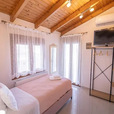 The Sapphire Apartment *
